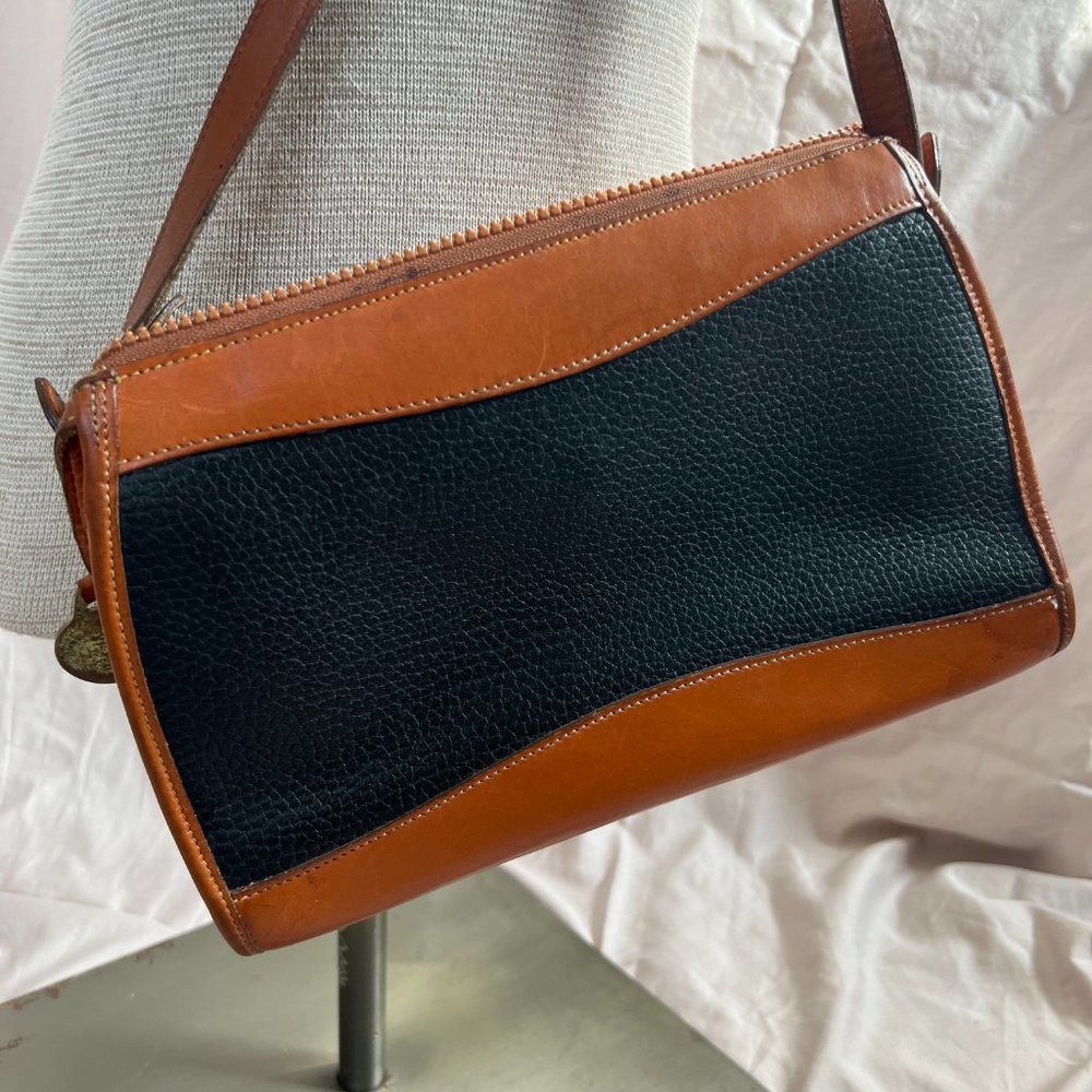 Dooney & Bourke All Weather Leather crossbody bag - Picture 3 of 9